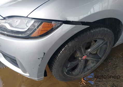 2017 Jaguar F-Pace 35T R-Sport z USA, uszkodzony, nr VIN SADCL2BV9HA499755